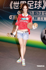 高清：关楚耀谢卫兰寄语祝福 坦言未收其演出邀请