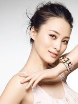 幻灯组图：蒋勤勤夏日写真 优雅妩媚自信迷人