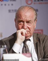 组图：金爵奖评委齐亮相 宁浩疲惫心不在焉