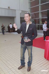 组图：《Laughing Gor》将开机 演员集体拜神