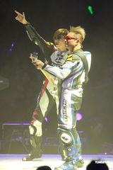 组图：太极乐队红馆开唱 林子祥谭咏麟助阵