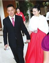 组图：董洁潘粤明昔日羡煞旁人的恩爱瞬间