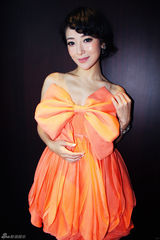 高清图：陈紫函礼服亮相发布会 大气不失俏皮可爱