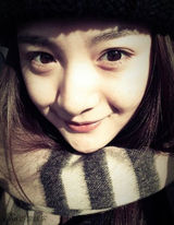 组图：网曝北影学霸校花李依伊美照 素颜清纯