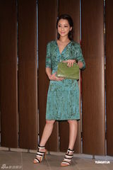 组图：彭于晏谢欣颖代言春装展现迷人色彩与魅力