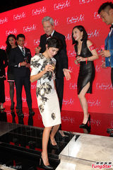 组图：奥黛丽塔图降京城 与郭富城对饮微笑