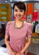 组图：韩球星朴智星公开恋情 爱上美女主播