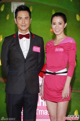 组图：郑嘉颖佘诗曼旧爱同台疑似复合