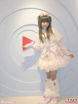 组图：萝莉许雅涵与叶子瑄为香港电影节献祝福