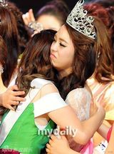 组图：2013韩国小姐大赛决赛现场照 比基尼争艳