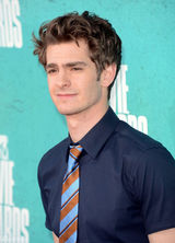 组图：新蜘蛛侠携女友艾玛-斯通亮相