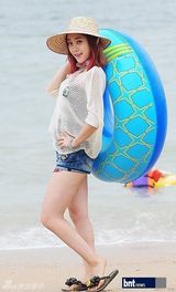 组图：韩团9Muses海边取景录节目清新装扮惹人爱