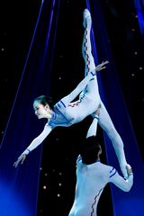 高清组图：双拥晚会 杂技《星空之恋》