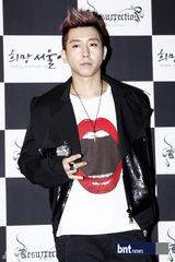 组图：具俊晔朴政珉等出席韩国首尔时装秀