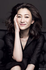 组图：李小冉新写真曝光 黑白纯色演绎知性女神