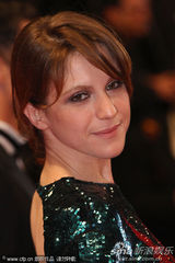 幻灯图集：《我们的生活》首映 女星争艳各有千秋 