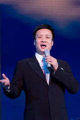 高清：宋祖英阎维文《和风吹来蓝蓝的天》剧照