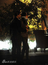 组图：姚晨曹郁甜蜜瞬间 低调享二人世界