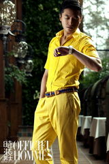 组图：朱雨辰登《时装男士》尝试不同风格衬衫