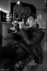 组图：林申李少红封面大片 亦敌亦友默契非凡