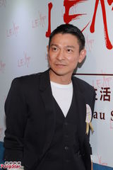 组图：刘德华投身公益避谈女儿