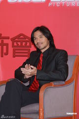 组图：吴彦祖冯德伦合开公司 与华谊签约合拍电影