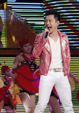 组图：赵本山后街男孩SJ-M等助阵辽视春晚