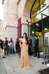 组图：孙敬媛空降米兰时装周深V魅力动人