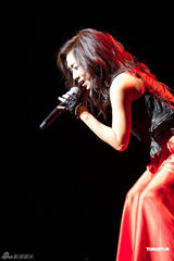 组图：林忆莲圣诞节美国开唱 新年香港准备新演唱会