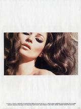 组图：超模凯特-莫斯登《Vogue》秀美腿美臀