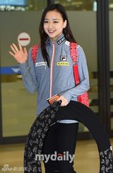 组图：韩运动员孙妍在体操世界杯获奖凯旋归国