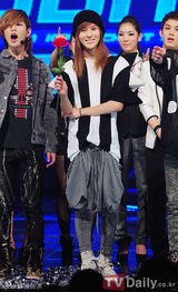 组图：《M！Countdown》BigBang获第一 SHINee回归