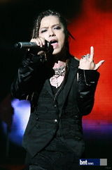 组图：日本男团彩虹乐队出演《世界巡演之首尔站》