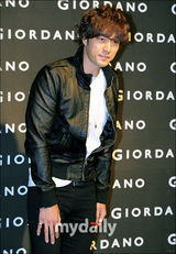 组图：苏志燮申敏儿等出席服装发布会