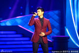 组图：第18届白玉兰奖现场 吴奇隆献唱《三寸天堂》
