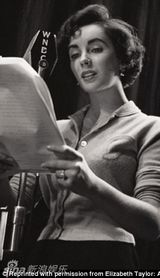 高清图：伊丽莎白-泰勒生前罕见偷拍照曝光