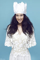 组图：赵柯写真化身异域妖姬展风情