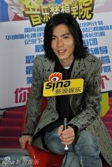 幻灯图：萧敬腾不奢望拿奖 看好方大同劝奕迅别跳海