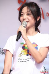 组图：陈绮贞为演唱会日游千米 热心做慈善