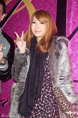 组图：唐志中新娘遭整蛊 王力宏潘玮柏黑人欲吻