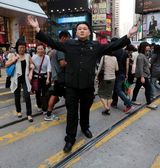 组图：34岁港男子传神模仿金正恩引路人狂拍