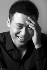 组图：李乃文黑白细腻特写 招牌笑容暖人心