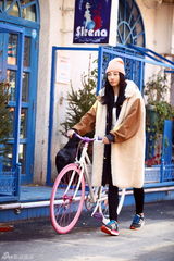 组图：白百何冬装街拍秀可爱时尚女人范儿