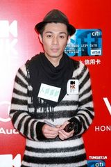 幻灯图：《人间喜剧》首映 杜汶泽王祖蓝造型搞怪