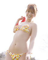 高清图：日本新生代女星山本纱衣百张解禁美图