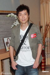 组图：钟嘉欣新剧演绎警花 叶翠翠否认韦家雄追求