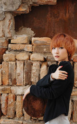 高清组图：米奈冬日时尚写真 跳跃色彩打破冬日萧瑟