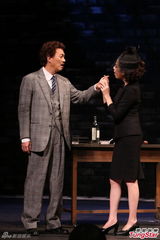 组图：《步步惊笑》天心情不自禁吻金士杰