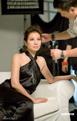 幻灯图集：钟楚红拍写真 清丽脱俗Vs高贵冷艳