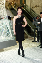 高清：杨千嬅出席活动身材丰腴 老公送浪漫礼物